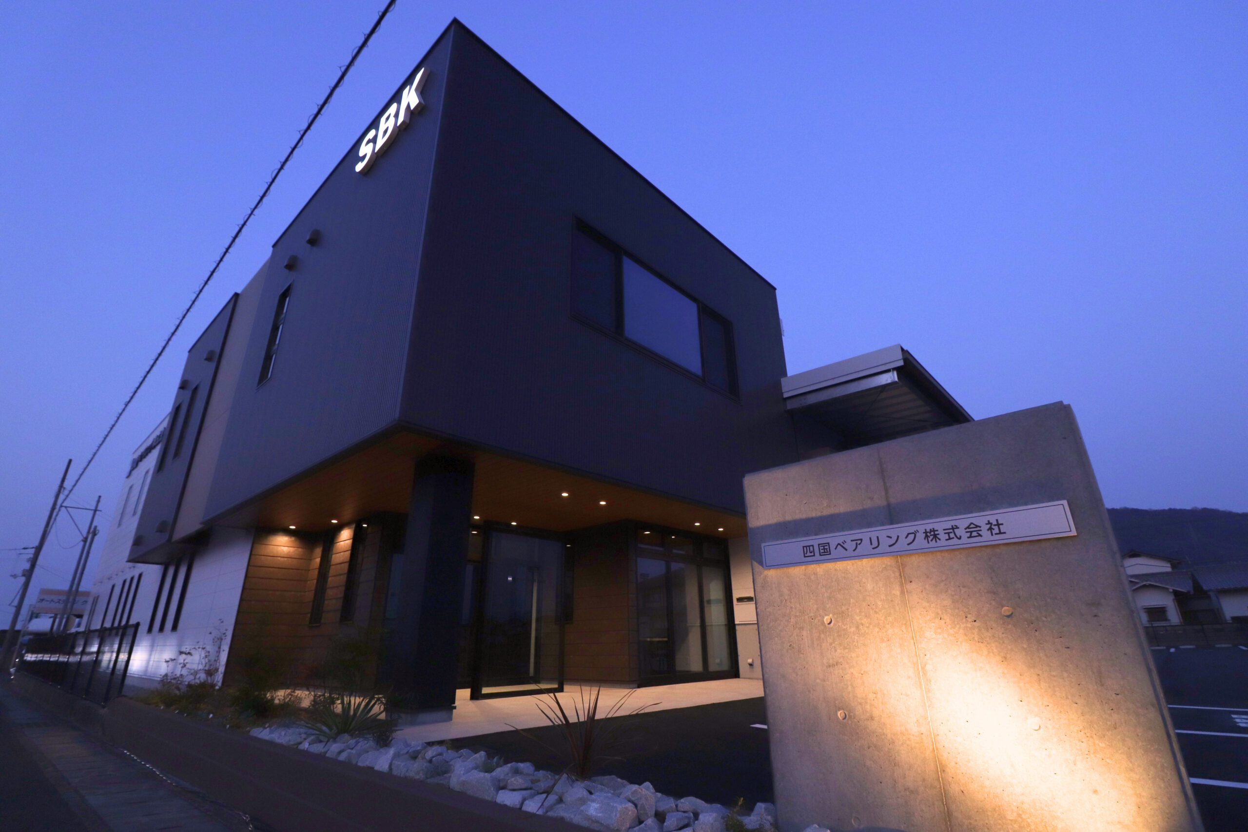 香川県高松市物流センター外観照明
