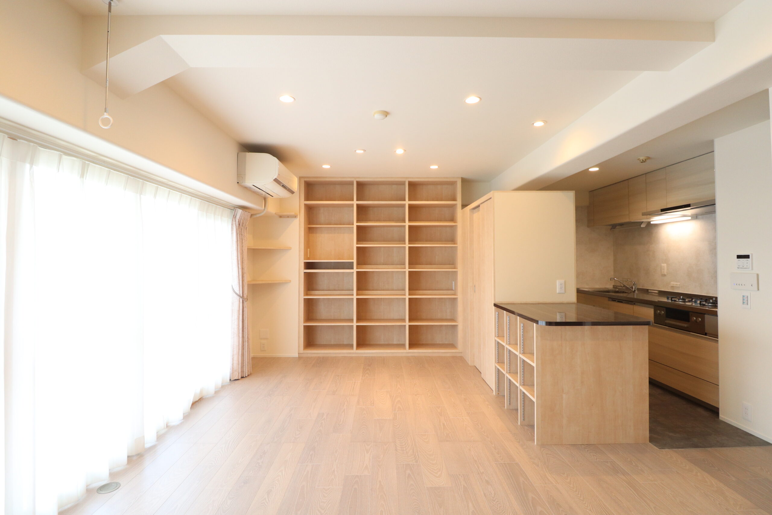 香川高松マンションリノベーション造作本棚