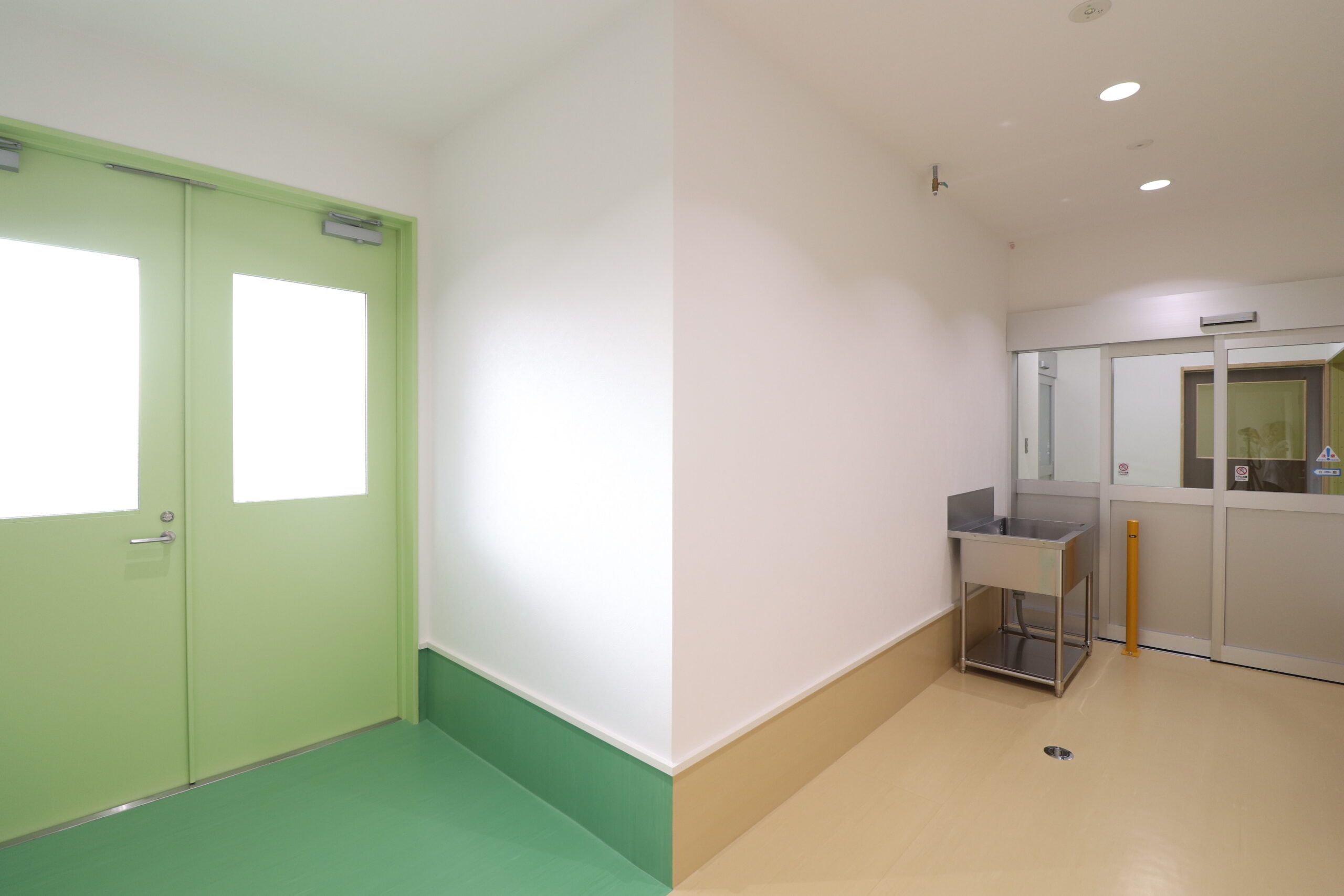 香川県高松市食品工場玄関